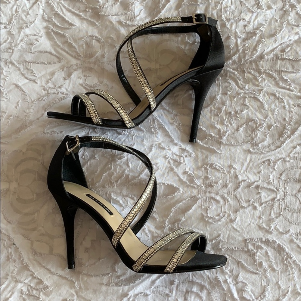 ๐2x HOST PICK๐ Caparros Black Sandals - Picture 3 of 8